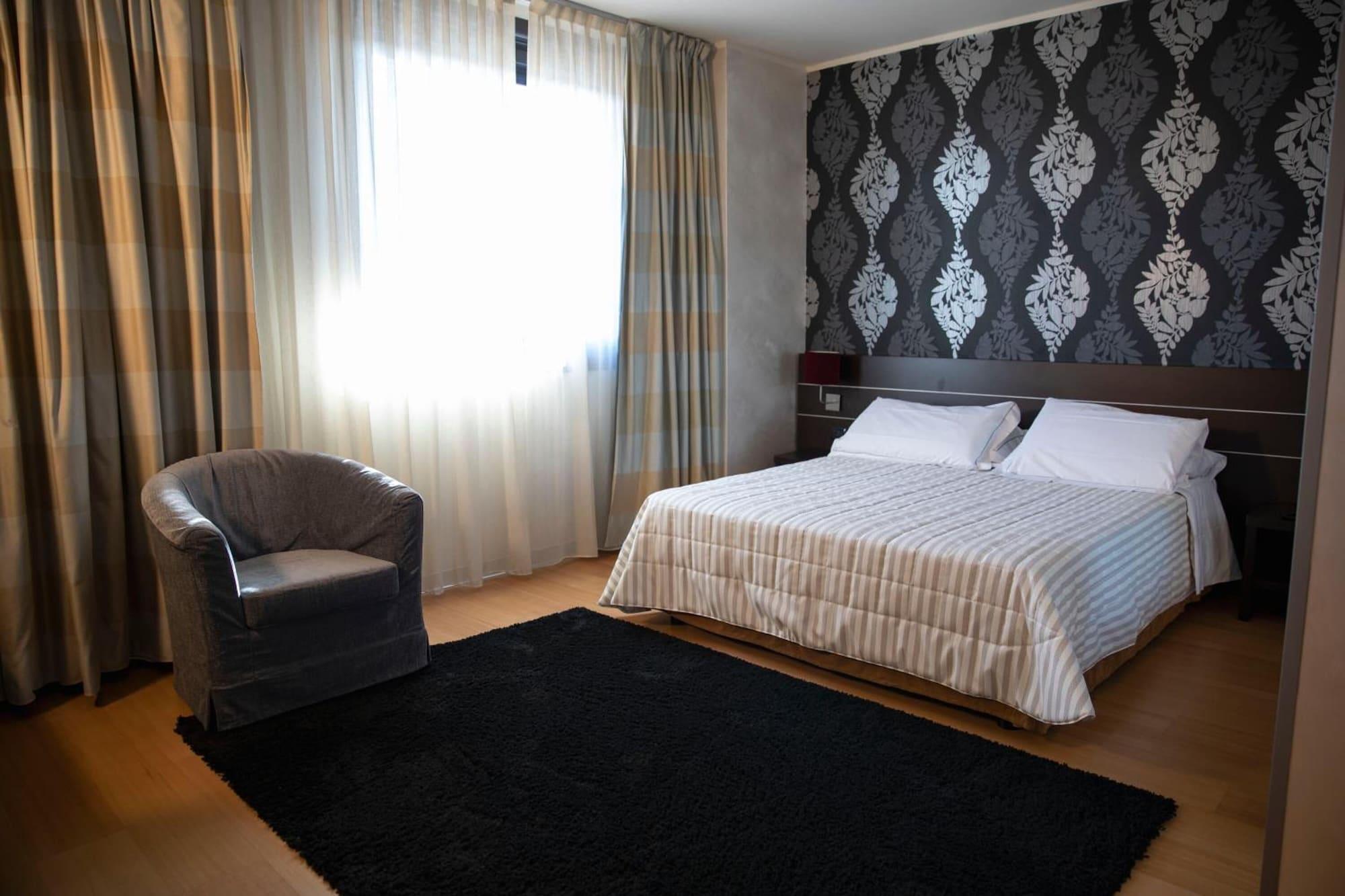 Castahotel Castagnito Eksteriør billede