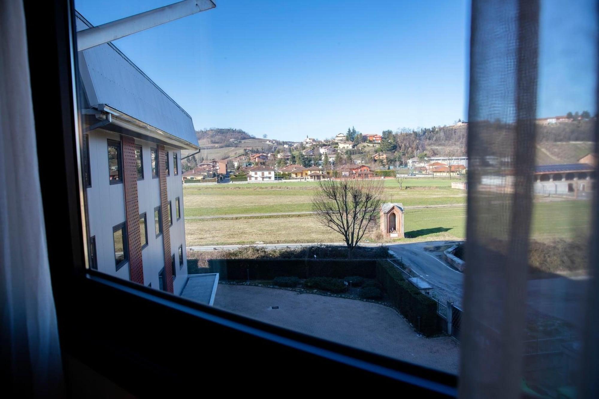 Castahotel Castagnito Eksteriør billede